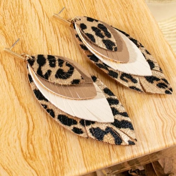 MischkaPu Jewelry - Leather Animal Print Leaf Shape Earrings (G13)